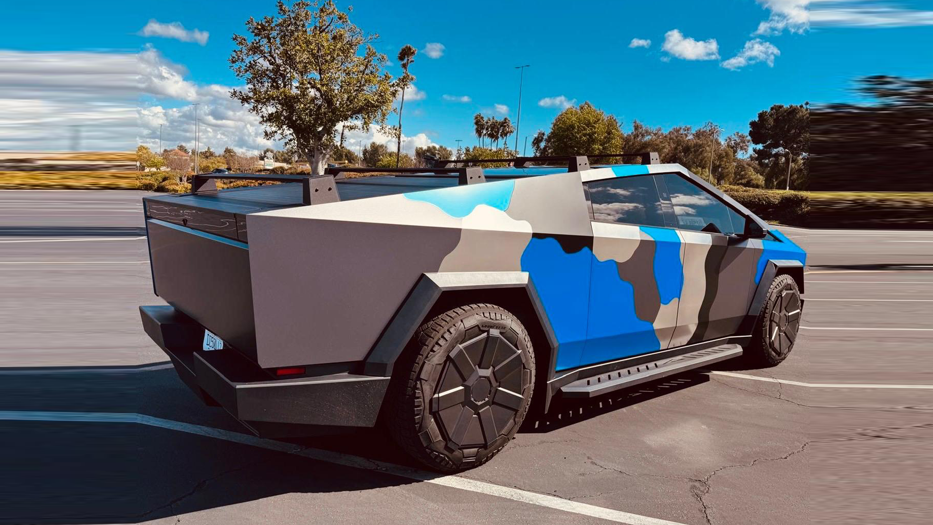 2025 Tesla Cybertruck
