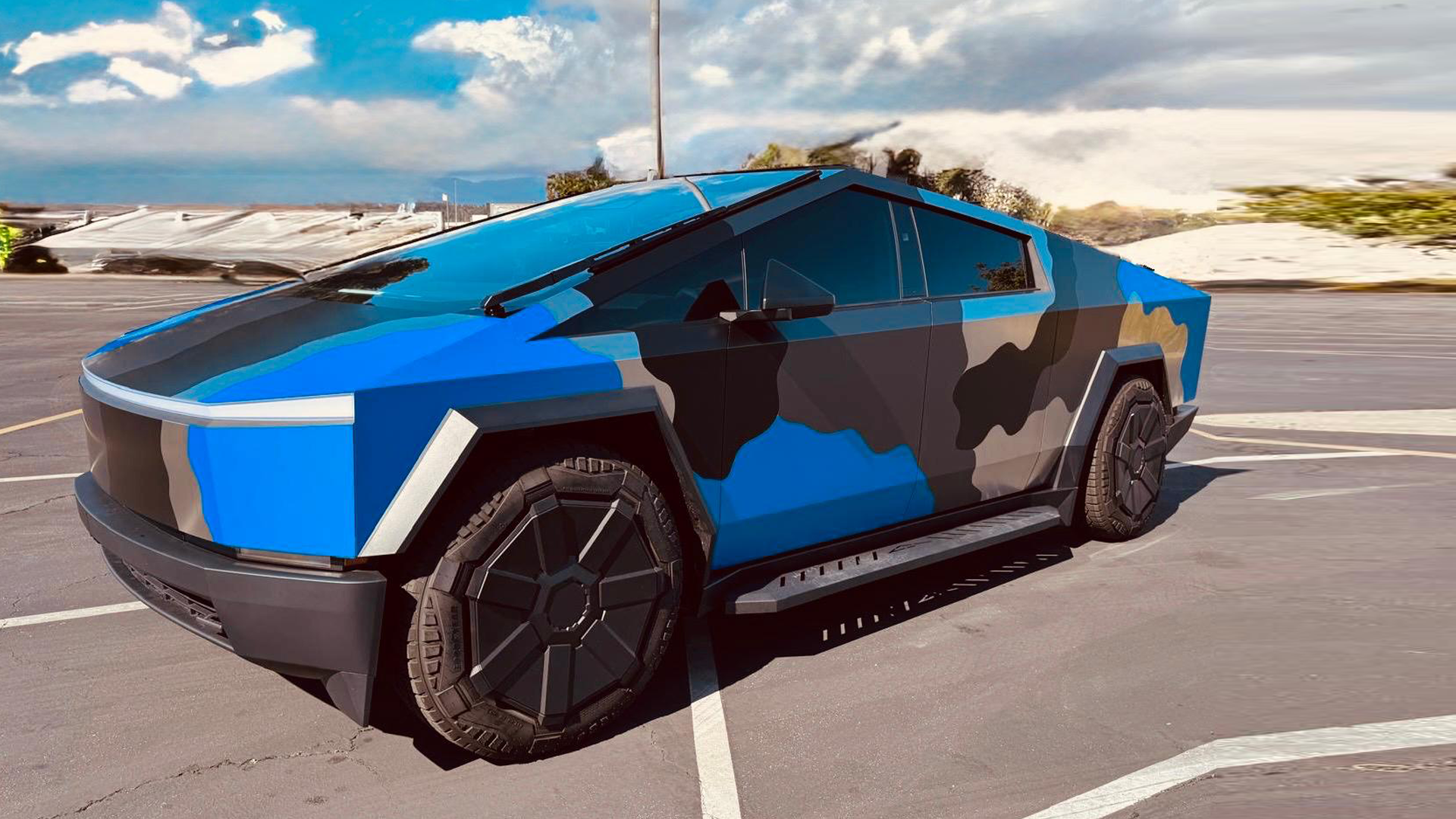 2025 Tesla Cybertruck
